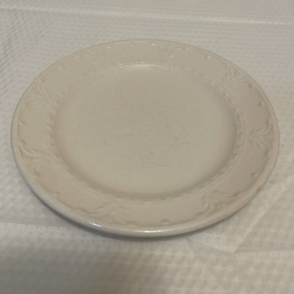 Florence Ivory by Kennex bread plates - Picture 5 of 6